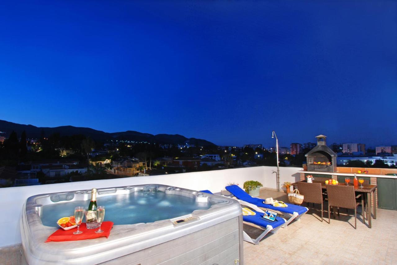 Isla De 1, Jacuzzi, 80m From The Sea, Ac, Bbq, Private Parking, Big Terrace Benalmádena